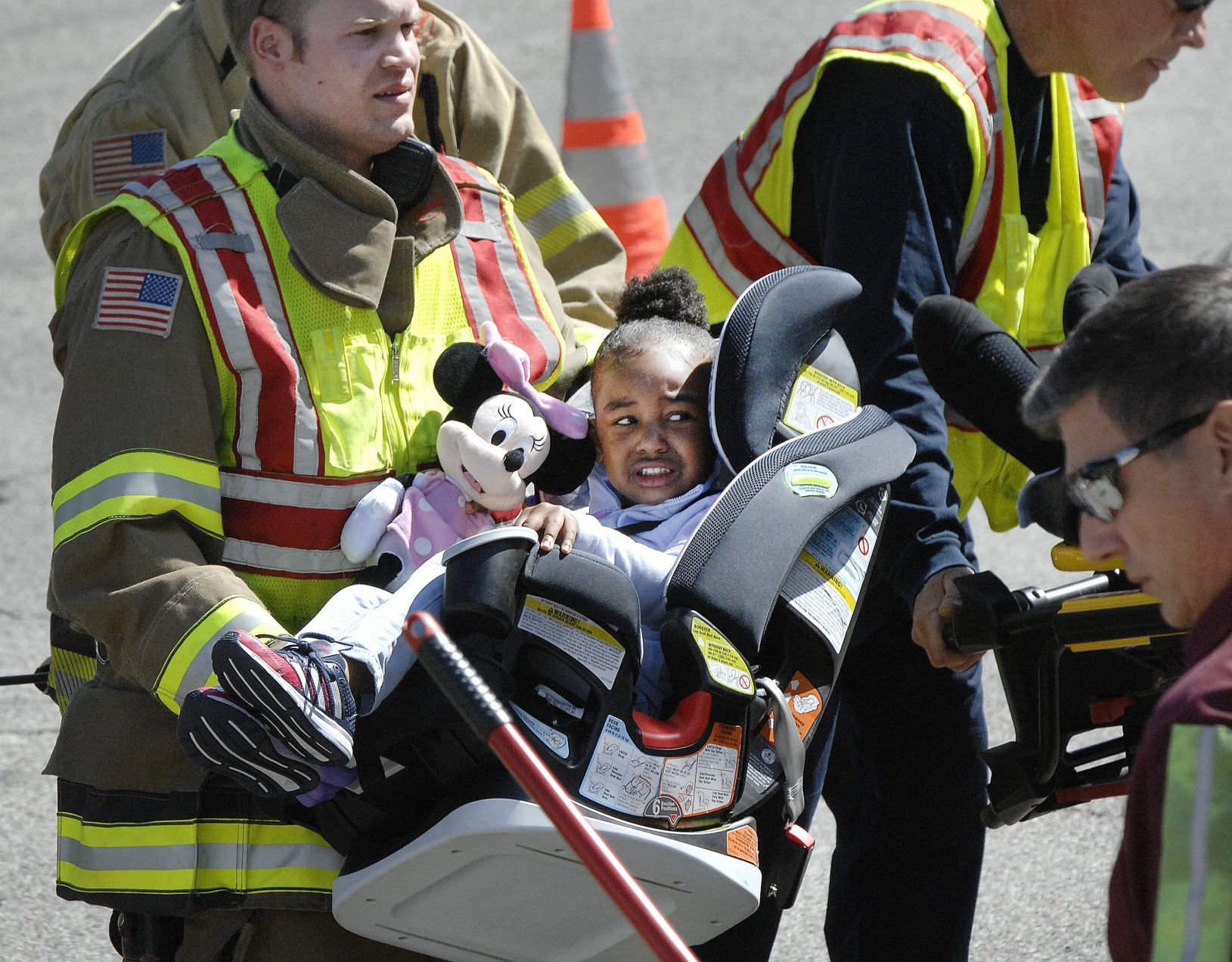 First responders aid crash victims